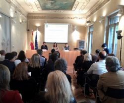 "Cumplimiento del Reglamento General de Protección de Datos" jornada informativa organizada por la Agencia Española de Protección de Datos, dirigida principalmente a los Colegios Profesionales.
