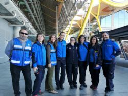 Miembros del Cuerpo de Trabajadoras/es Sociales Voluntarios participan en un simulacro de Grandes Emergencias de AENA